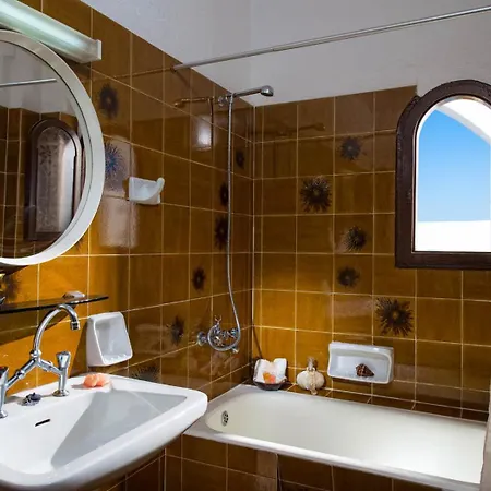 Hotel Holidays 3*