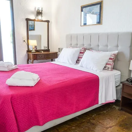 Holidays Hotel